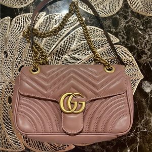 GG Marmont matelassé shoulder Bag Beige